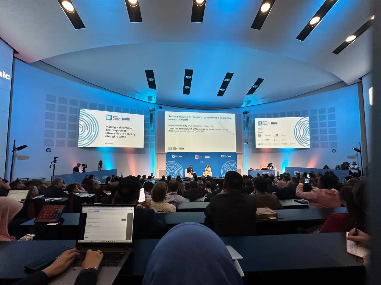 Ta’limni rivojlantirish markazi vakili “THE World academic summit”da ishtirok etmoqda